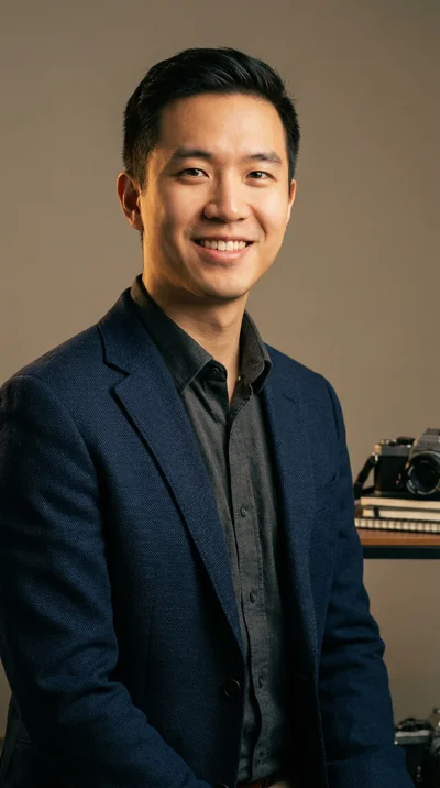 海角社区-每日更新国产自拍|尽快释放首席影评人陈逸飞个人照片